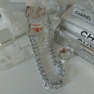 High quality Silver tone Link Necklace Set.